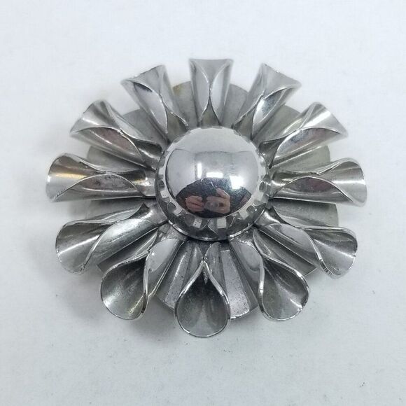 Vintage Flower Starburst Retro Style Scarf Clip, Silver Tone, Radiant, Estate - Picture 2 of 5